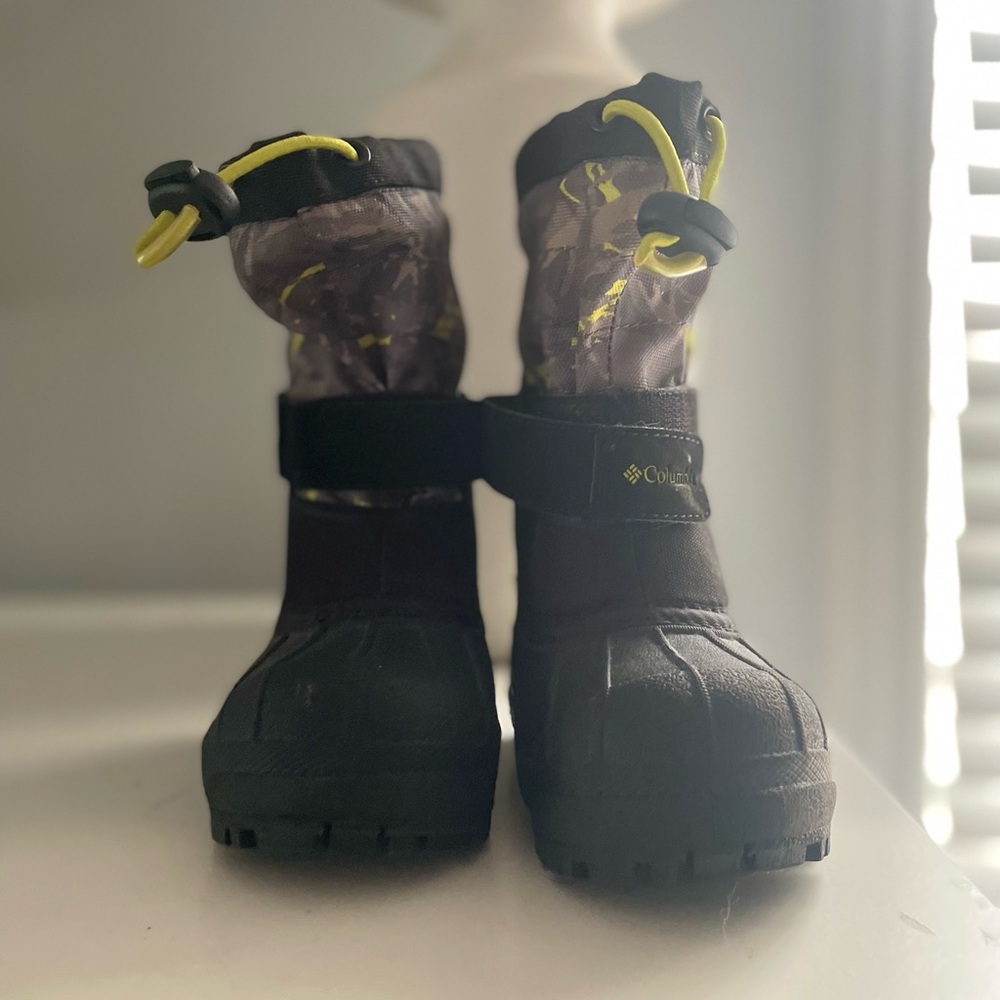 Columbia Black and Yellow Footwear